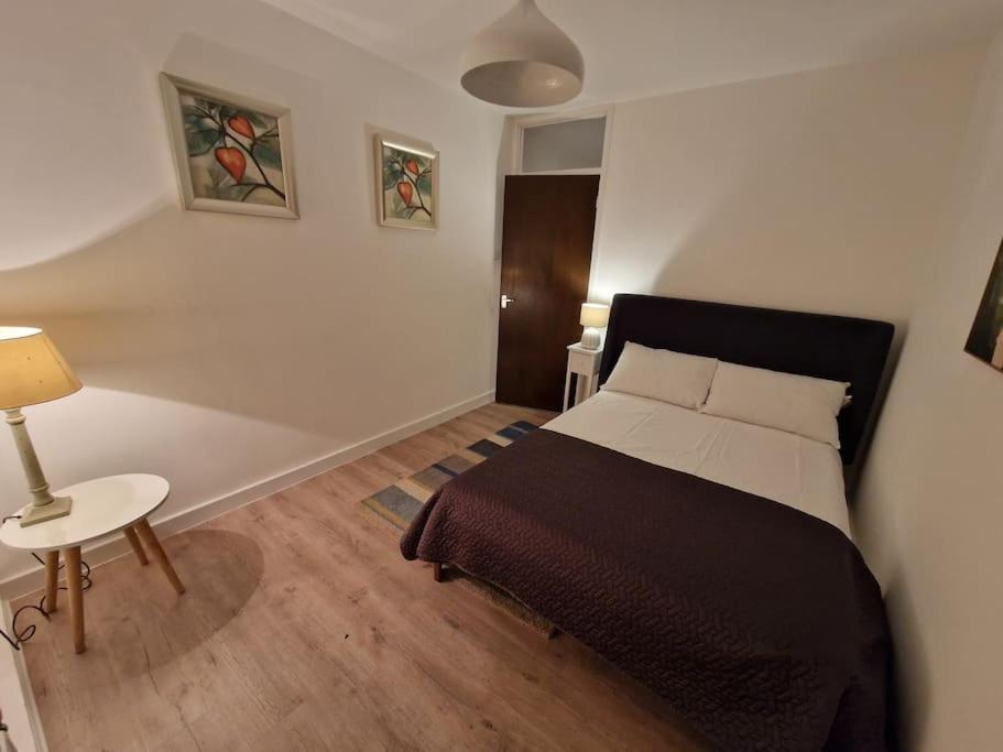 Newly Renovated Apartment! * London