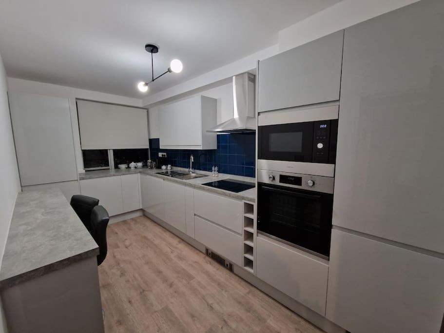 Apartment Newly Renovated Apartment! London