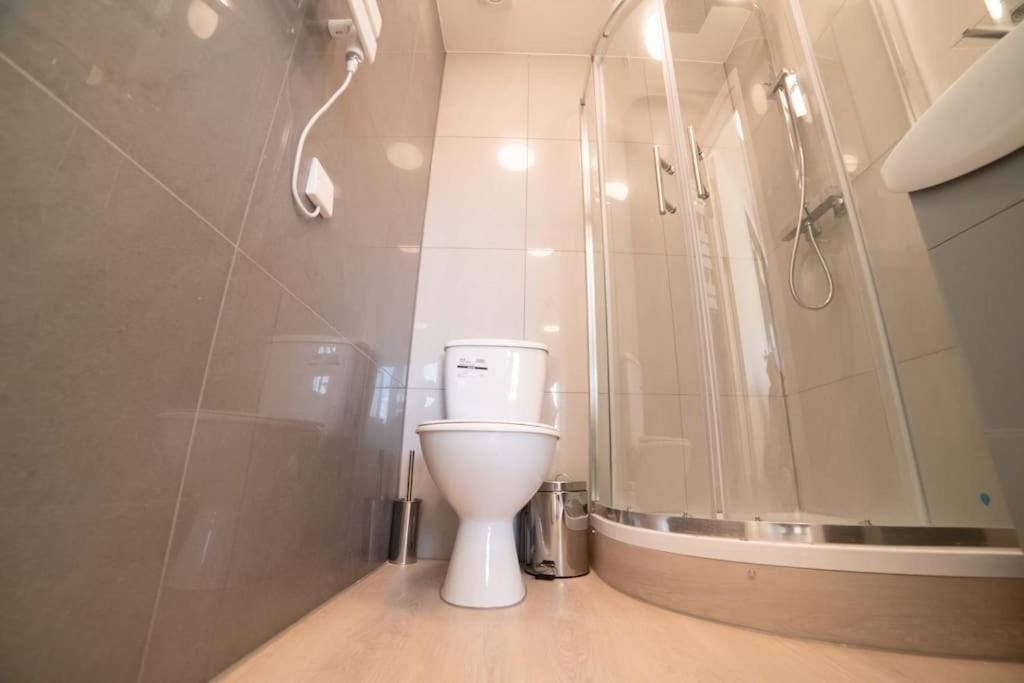 Spacious And Stylish 1 Bed Modern Flat Appartement Londen