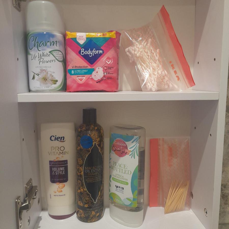 Habitación en casa particular Double With Shared Bathroom In Private Self-contained Flat Will Share With One Other Person In Family House 2 Minutes Walk From Tufnell Park Tube Station 15 Minutes Walk From Camden Town