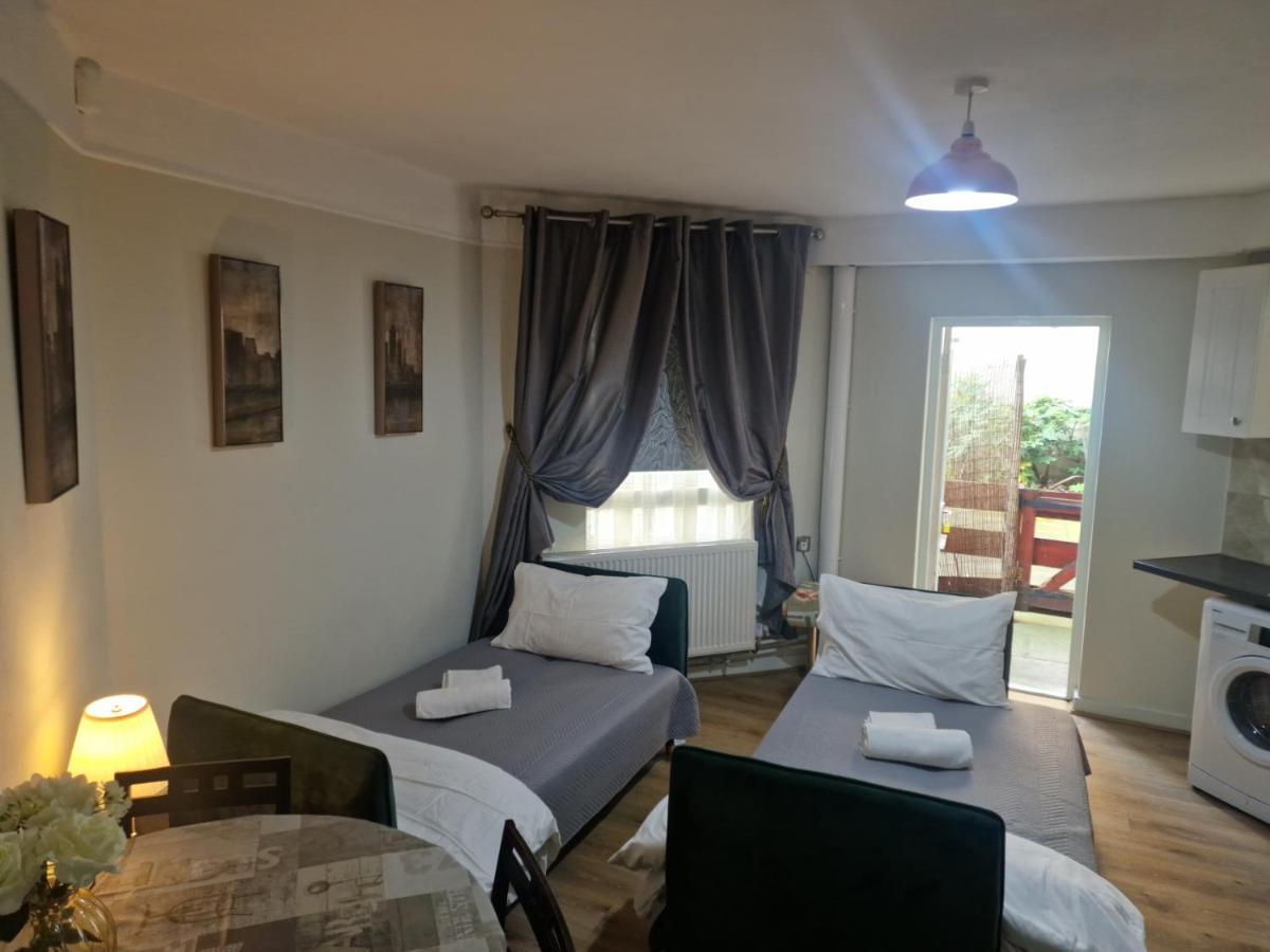 Gloucester Gardens Apartment London