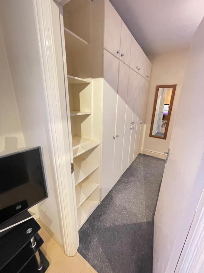 First Floor Lisson Street Apartment *