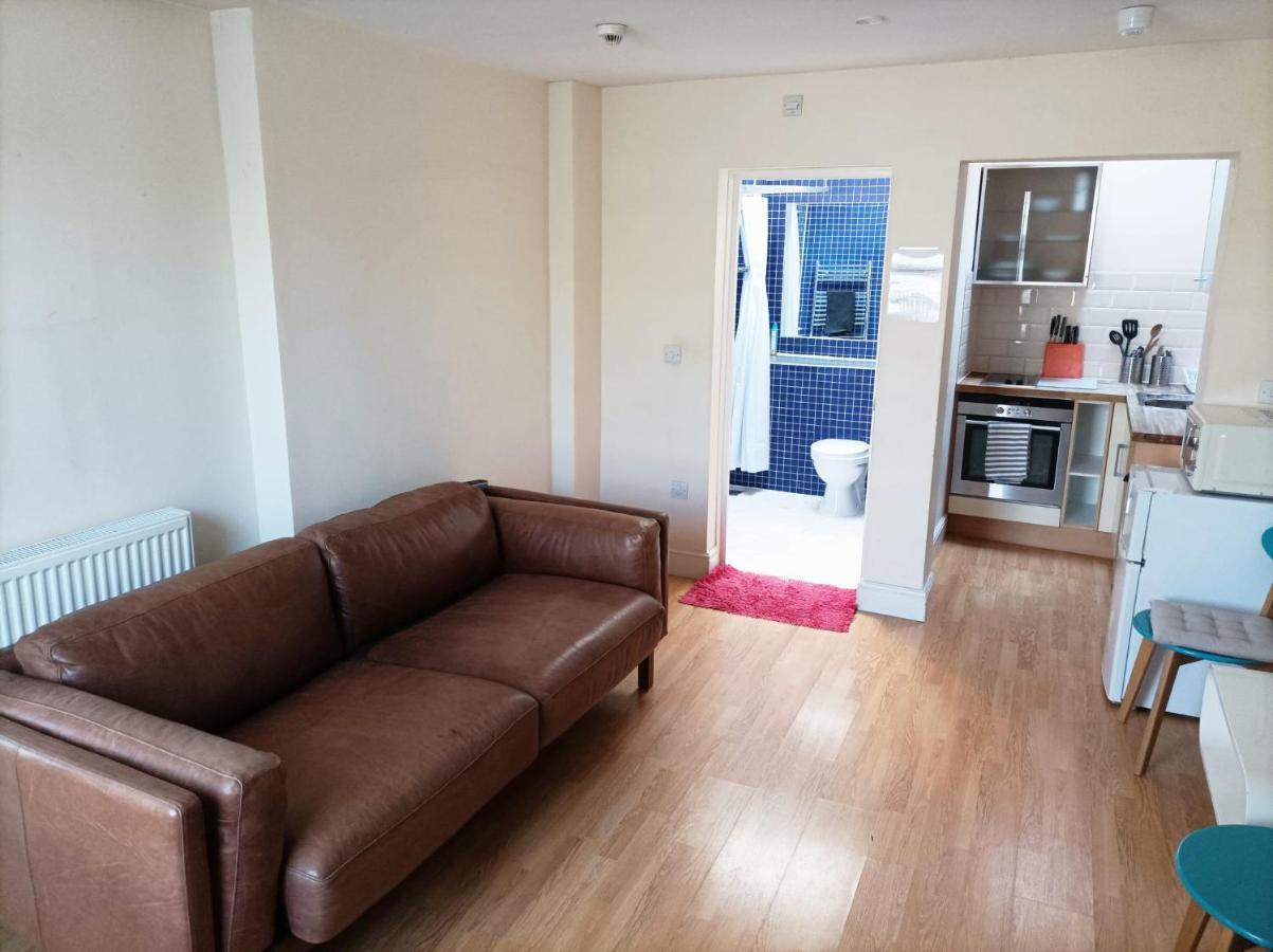 Apartment Self-contained Private Unit 1 London