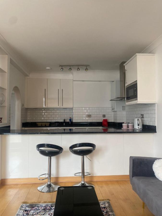 Cozy Two Bedroom Flat In The Heart Of *