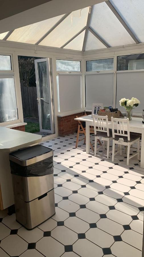 Great 5-bedroom House In Thornton Road Sleeps 14+ * Londres