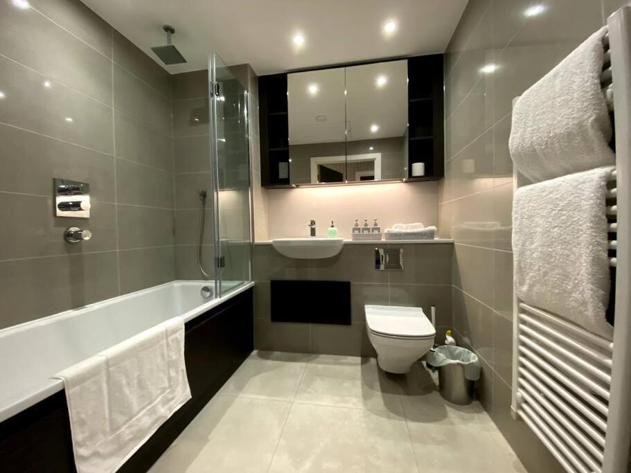 Club White Bridge One Bedroom Londres