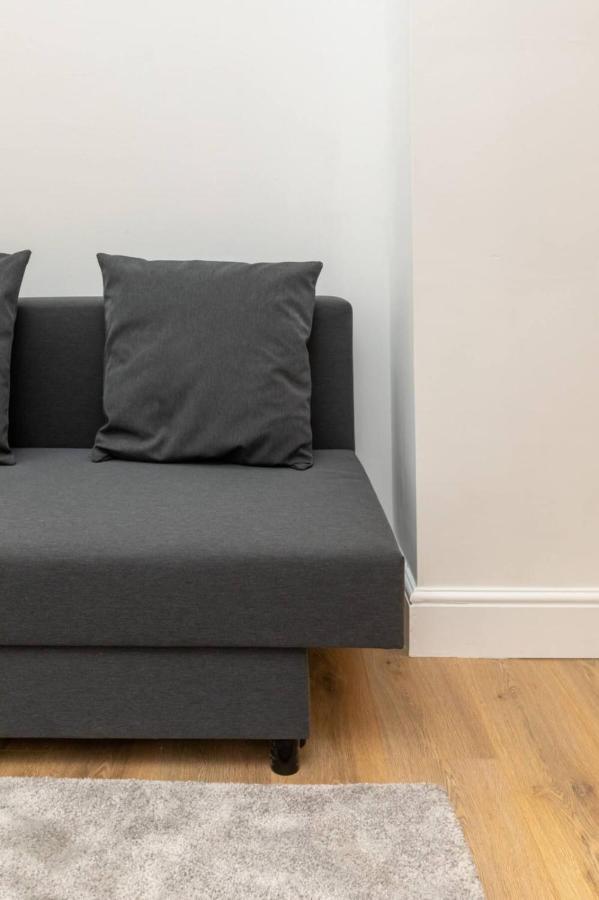 Newly Renovated 1bd Flat - Camden Apartment