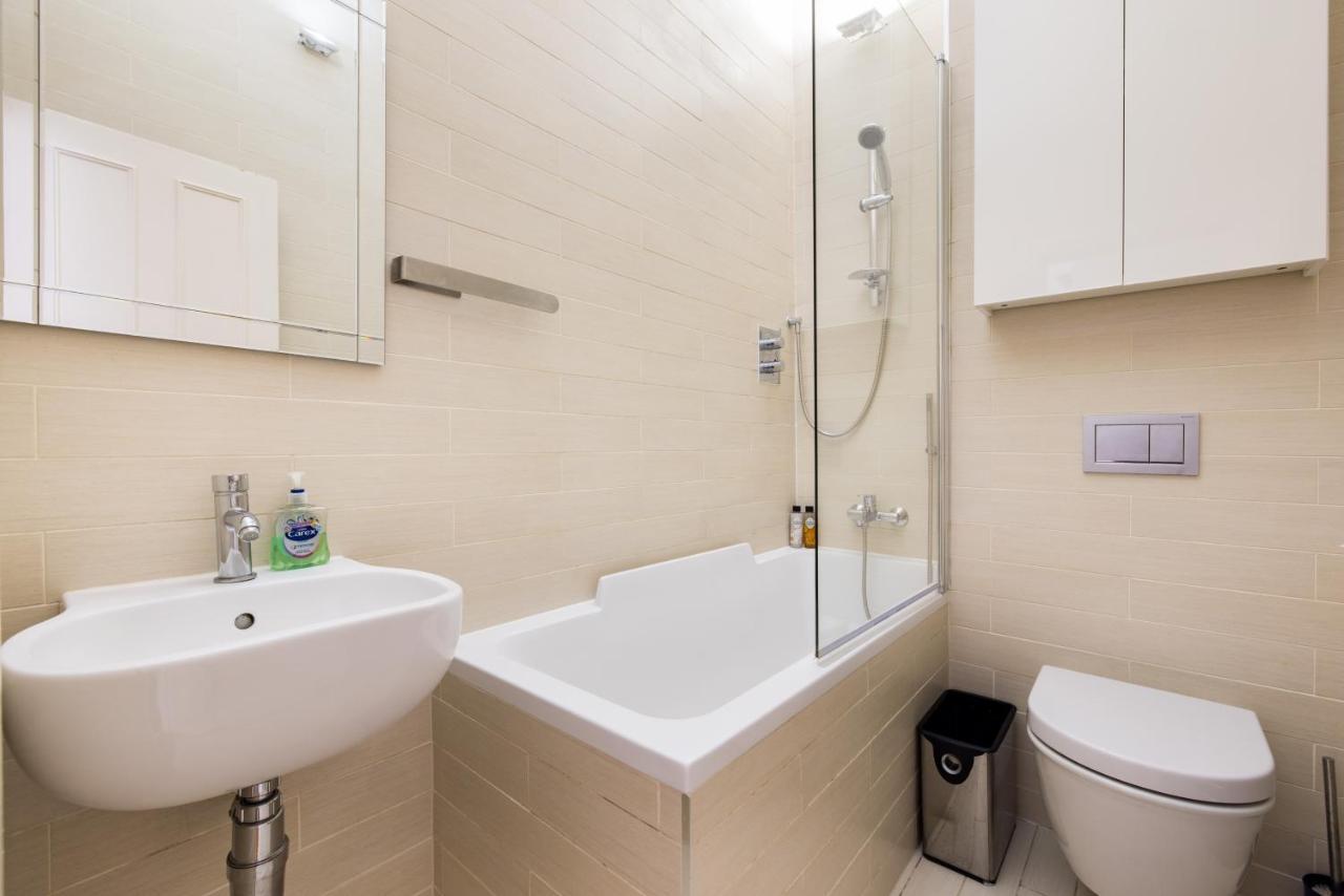 Stylish & Spacious Notting Hill Loft *