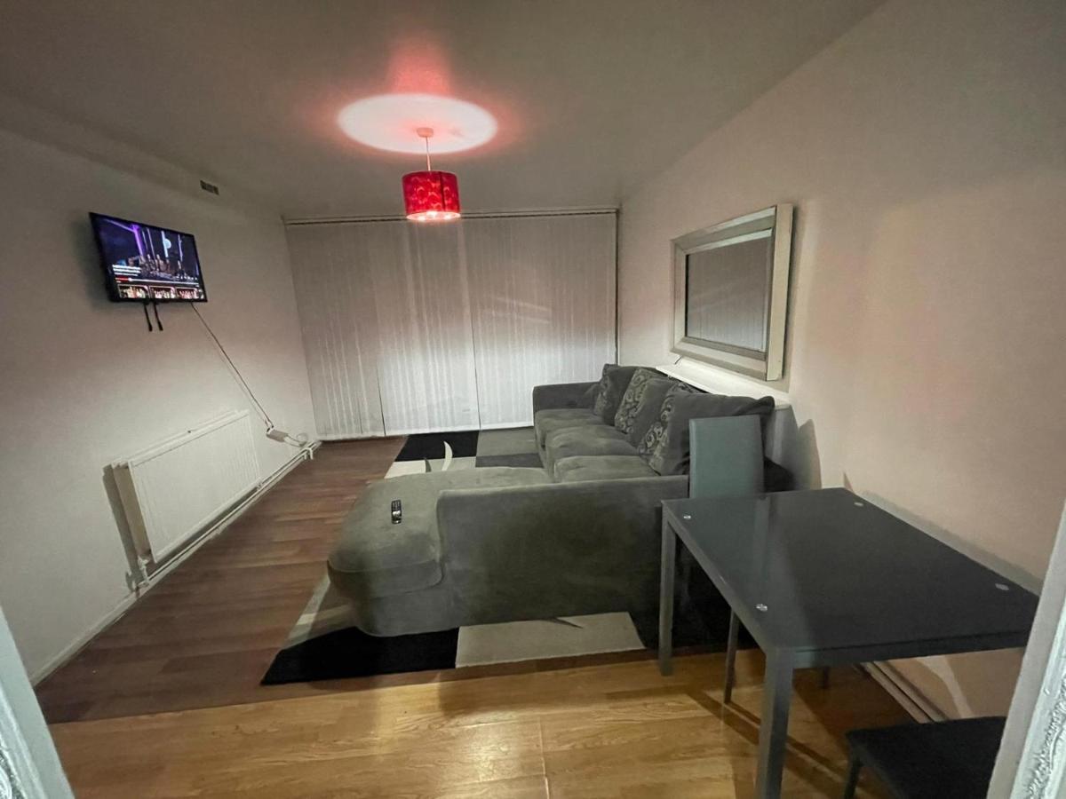 New! Xtra Large 4 Bedroom Up To 14 Guests Apartamento Londres