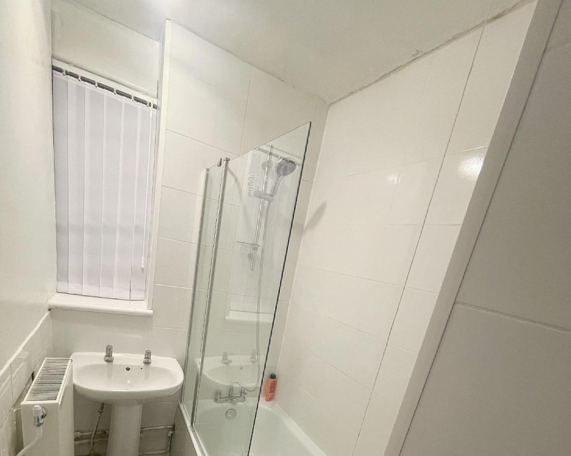 New! Xtra Large 4 Bedroom Up To 14 Guests Londres
