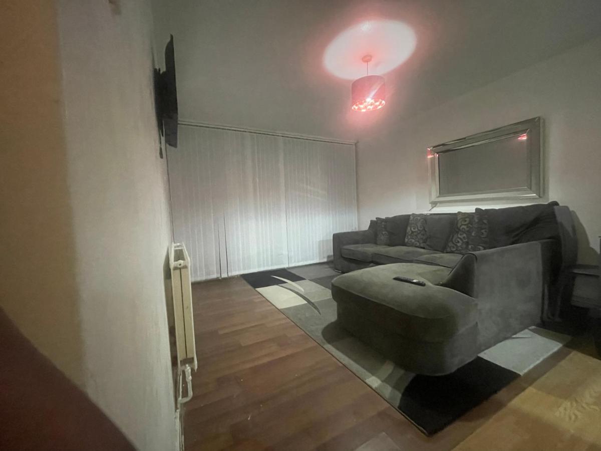 New! Xtra Large 4 Bedroom Up To 14 Guests Apartamento *