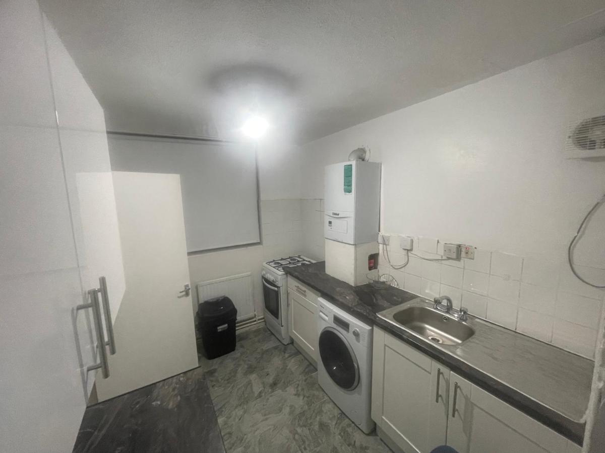 New! Xtra Large 4 Bedroom Up To 14 Guests Apartamento