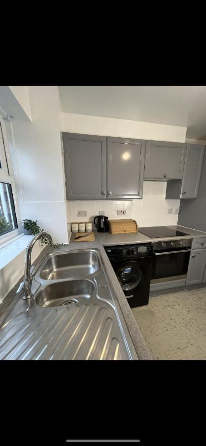 Real Lush Properties-1 Bed Greenwich Apartment, London, Sleeps 6