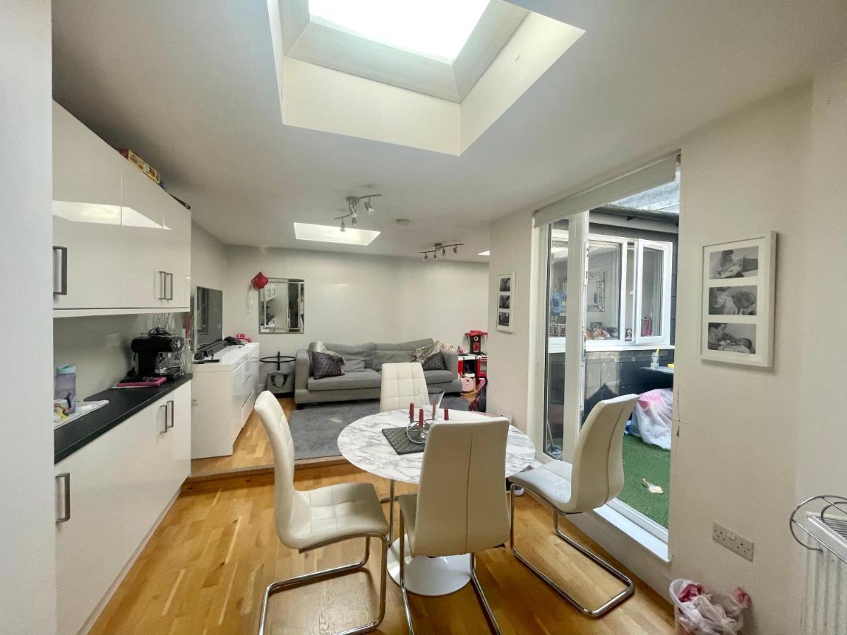 139 Camden Town Apartment
