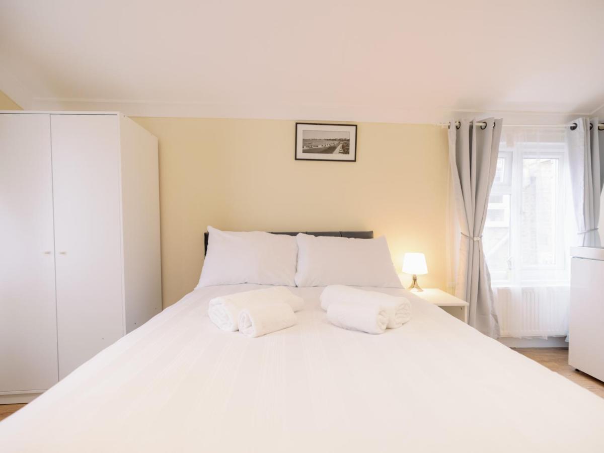 Pass The Keys Flat 3 And 4 Floor Comfy Two Studio Apartment London