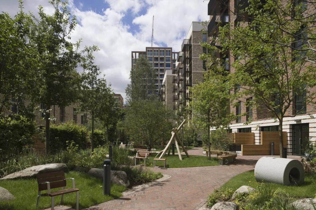 Superb 1 Bedroom 3mins From Tube Station *
