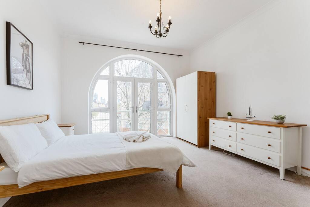 Appartement Spacious Ensuite Near Tourist Attractions *