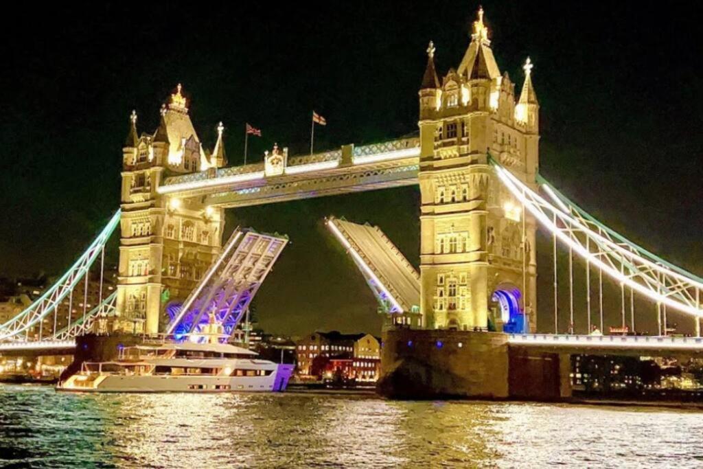 Tower Bridge! Immaculate One Bed Londres