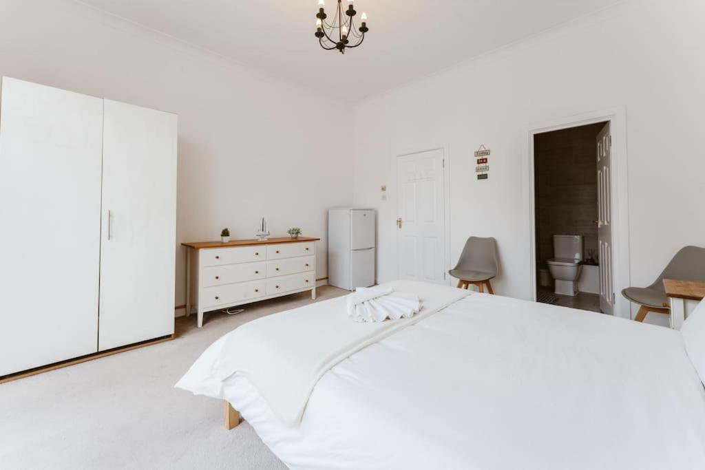 Appartement Spacious Ensuite Near Tourist Attractions *