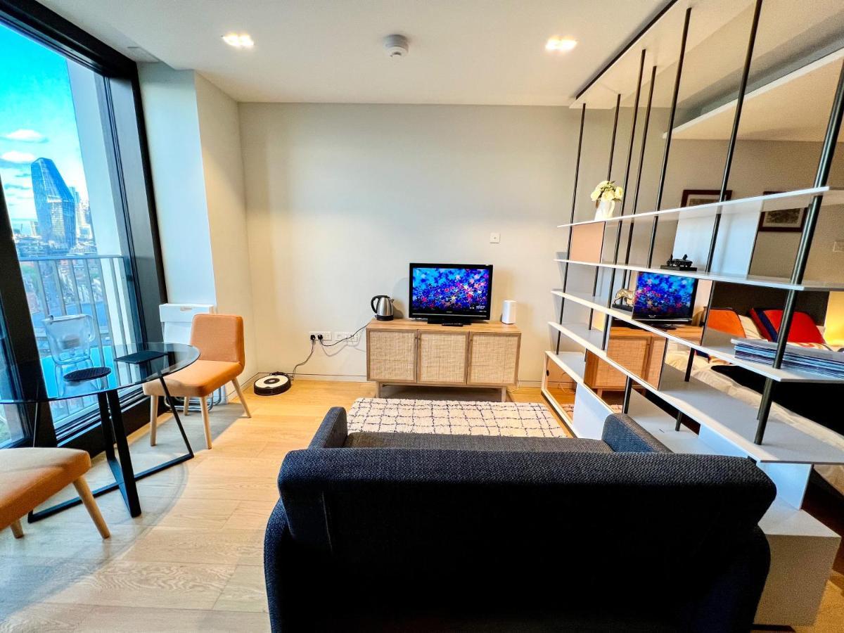 Deluxe Entire Studio Next To Eye & Trafalgar Square Aparthotel London