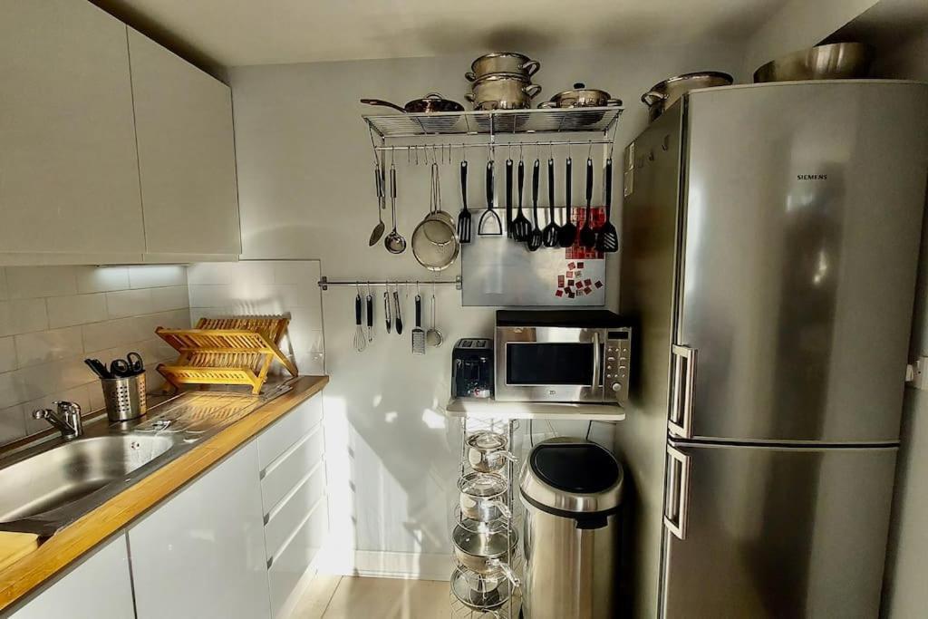Apartment, Kings Cross 6 Mins Walk * London
