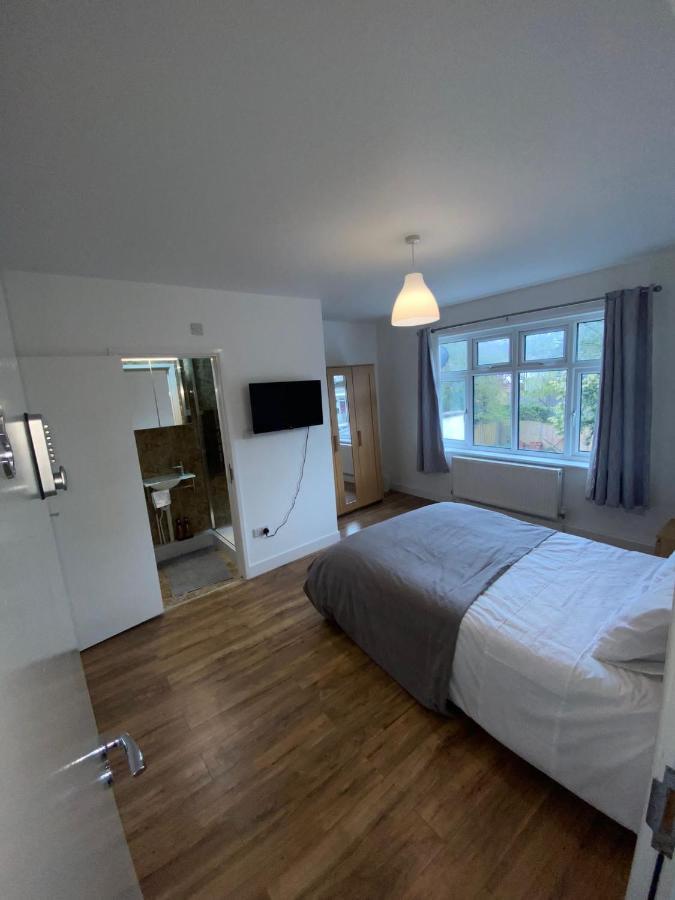 Clapham South Station By Pink Consultants Apartment London