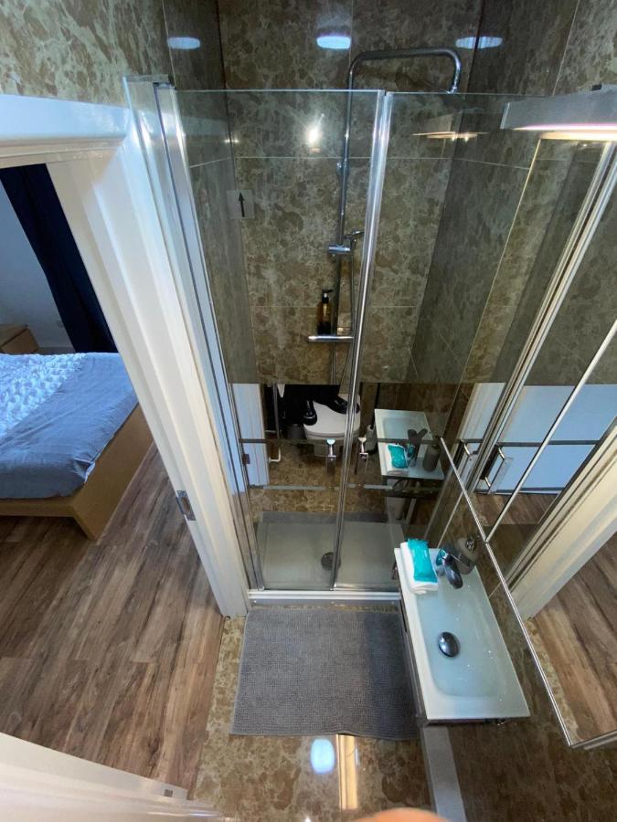 Apartment Clapham South Station By Pink Consultants