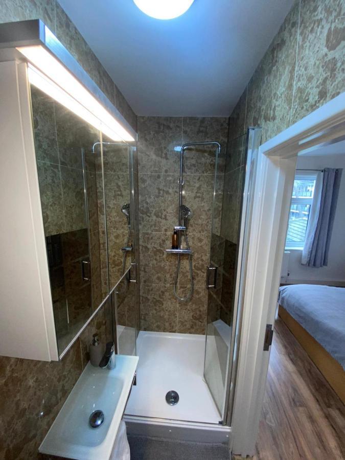 Clapham South Station By Pink Consultants Apartment London