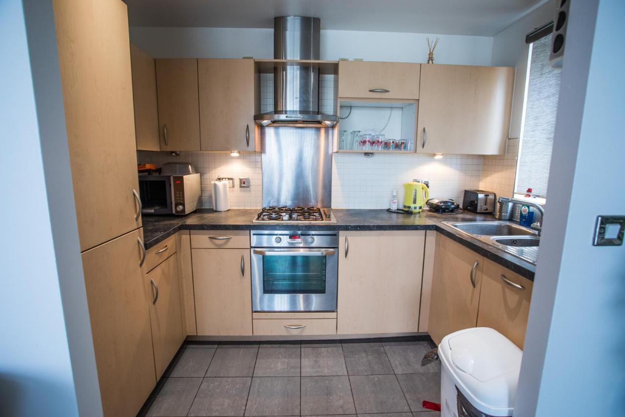 Remarkable 2-bed With Sea View Londres