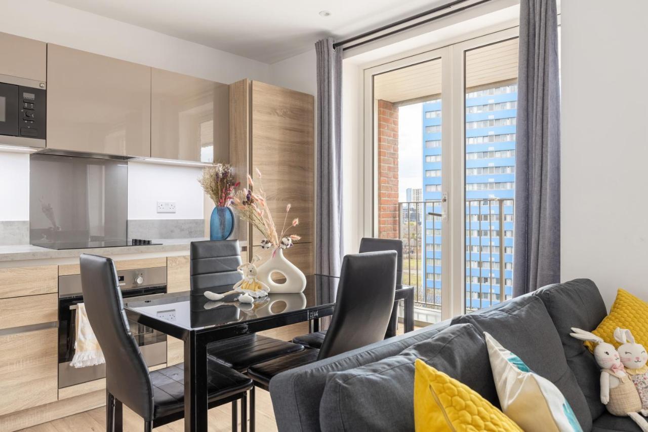 Modern In O2 Apartment London
