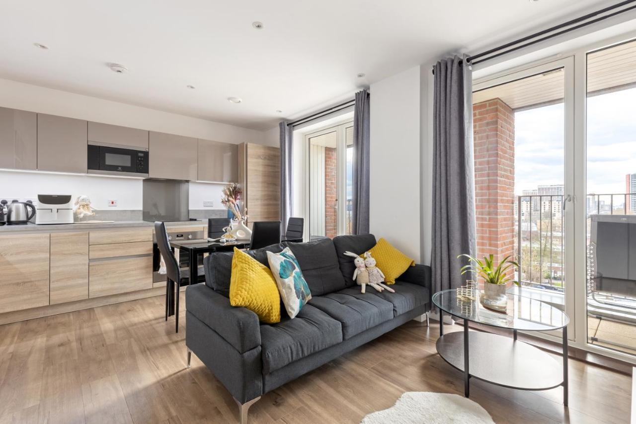 Modern In O2 Apartment London