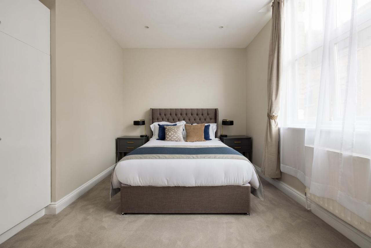 Avari - Hatton Collection * Londres