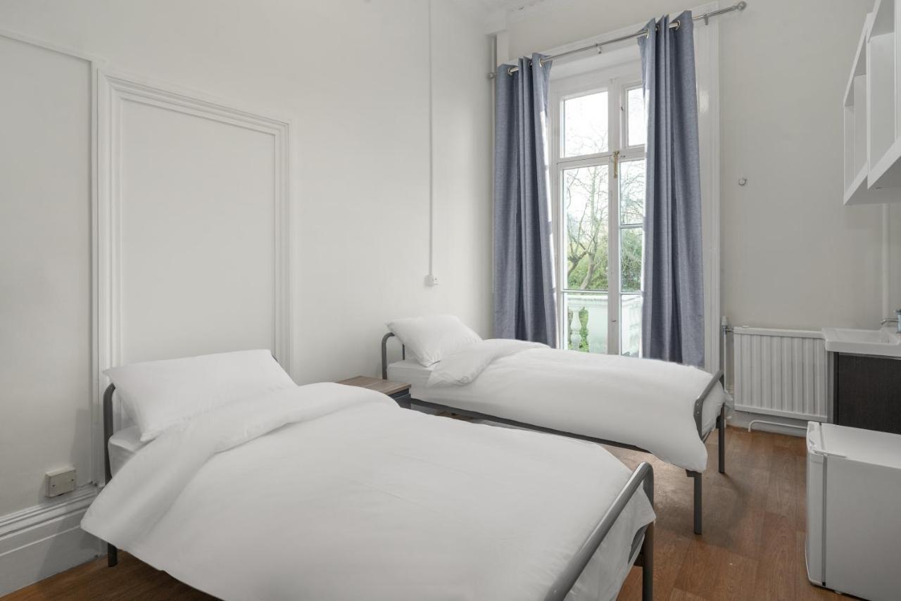 Holland House Albergue