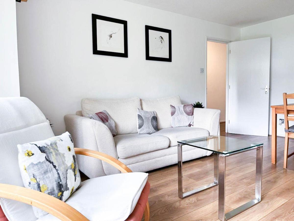 Apartamento Lovely 2 Bedroom Flat With Free Parking, Great Transport Links To London, The Excel Centre, Canary Wharf And The O2! *