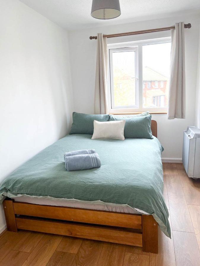 Apartamento Lovely 2 Bedroom Flat With Free Parking, Great Transport Links To London, The Excel Centre, Canary Wharf And The O2!