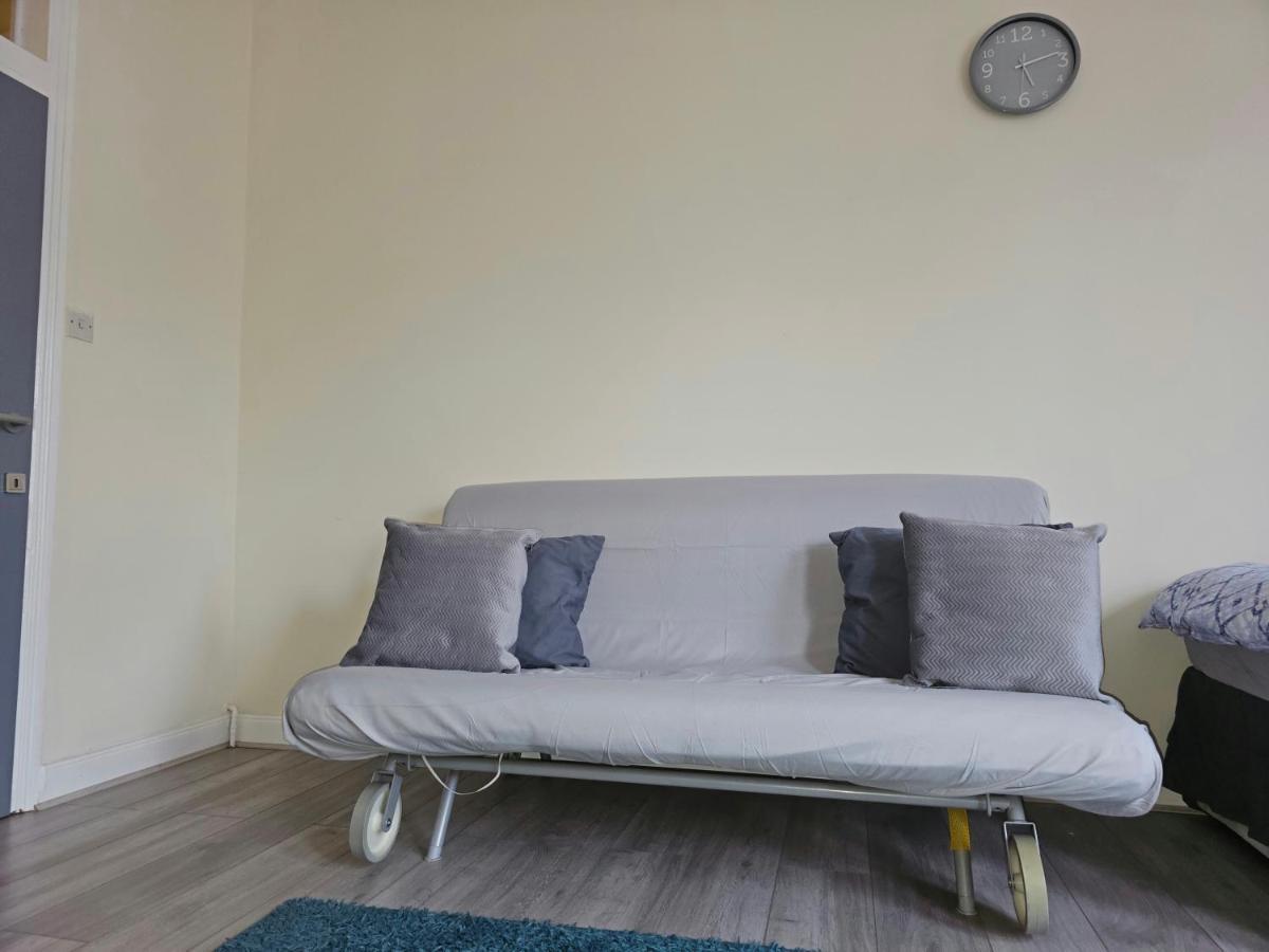 Apartment, Line Londres