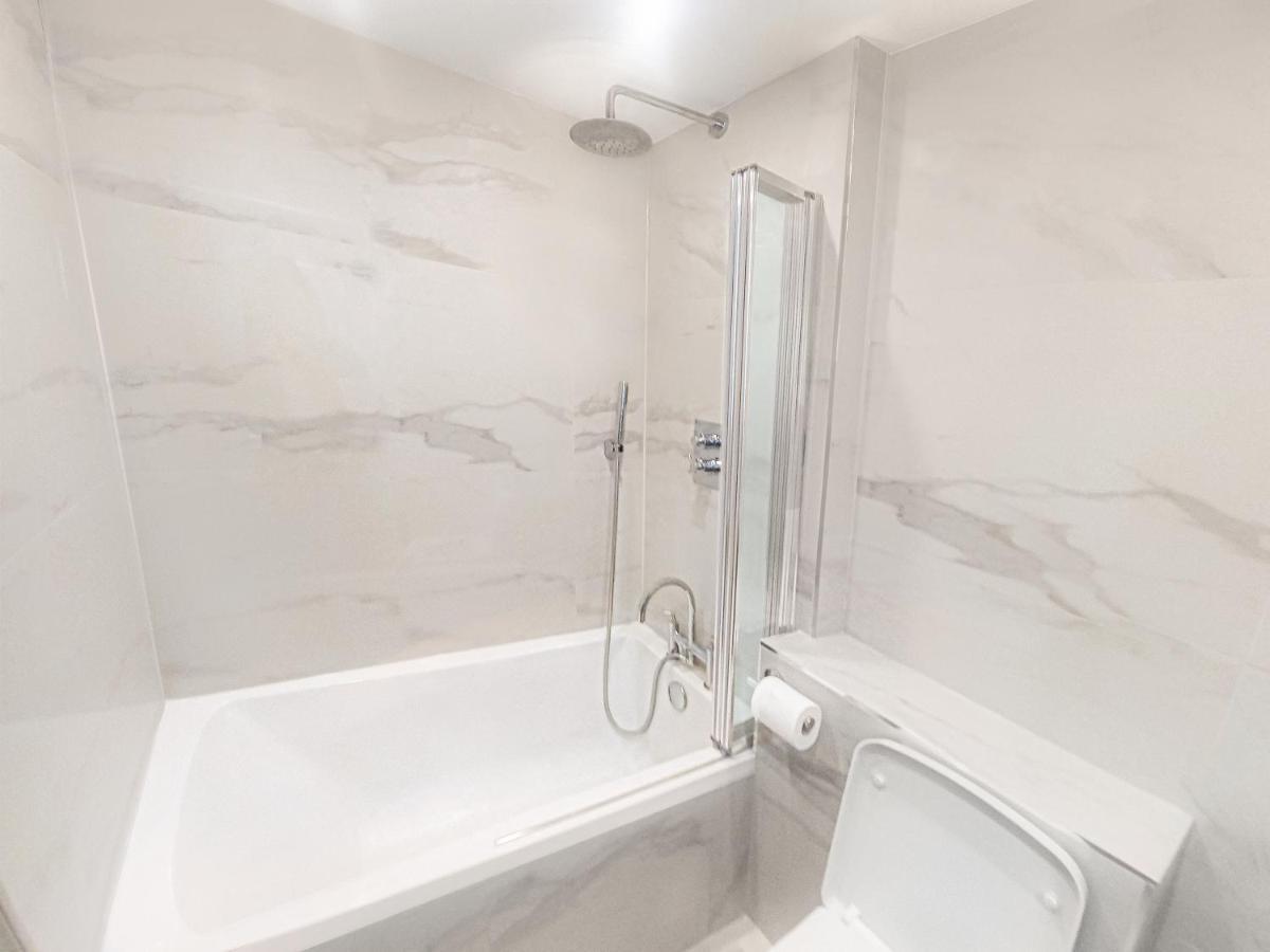 Chelsea Flat 10 Mins Harrods, Gym, Air Conditioning * London