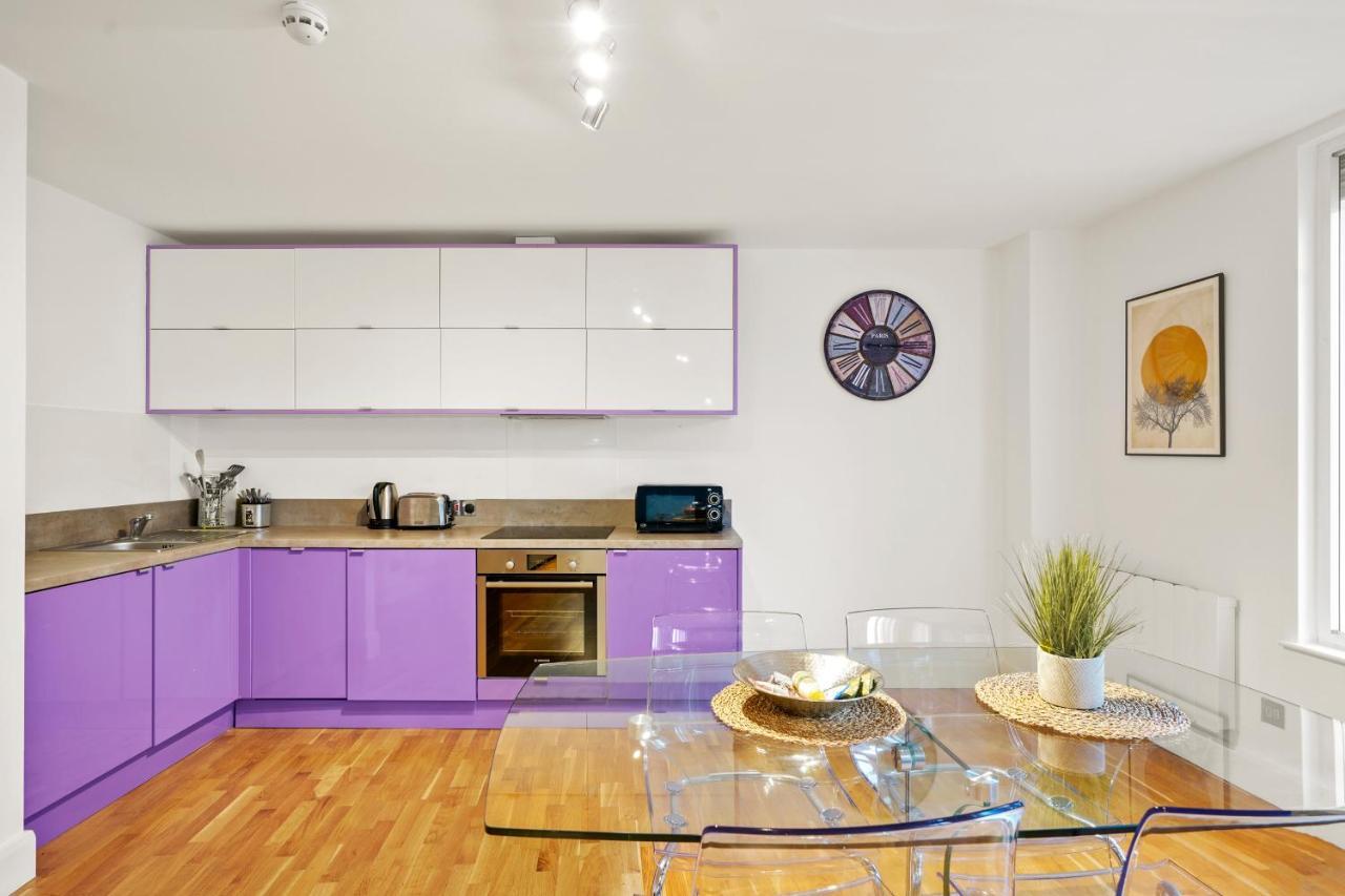 Mulberry Flat 5 - One Bedroom 3rd Floor By Living London