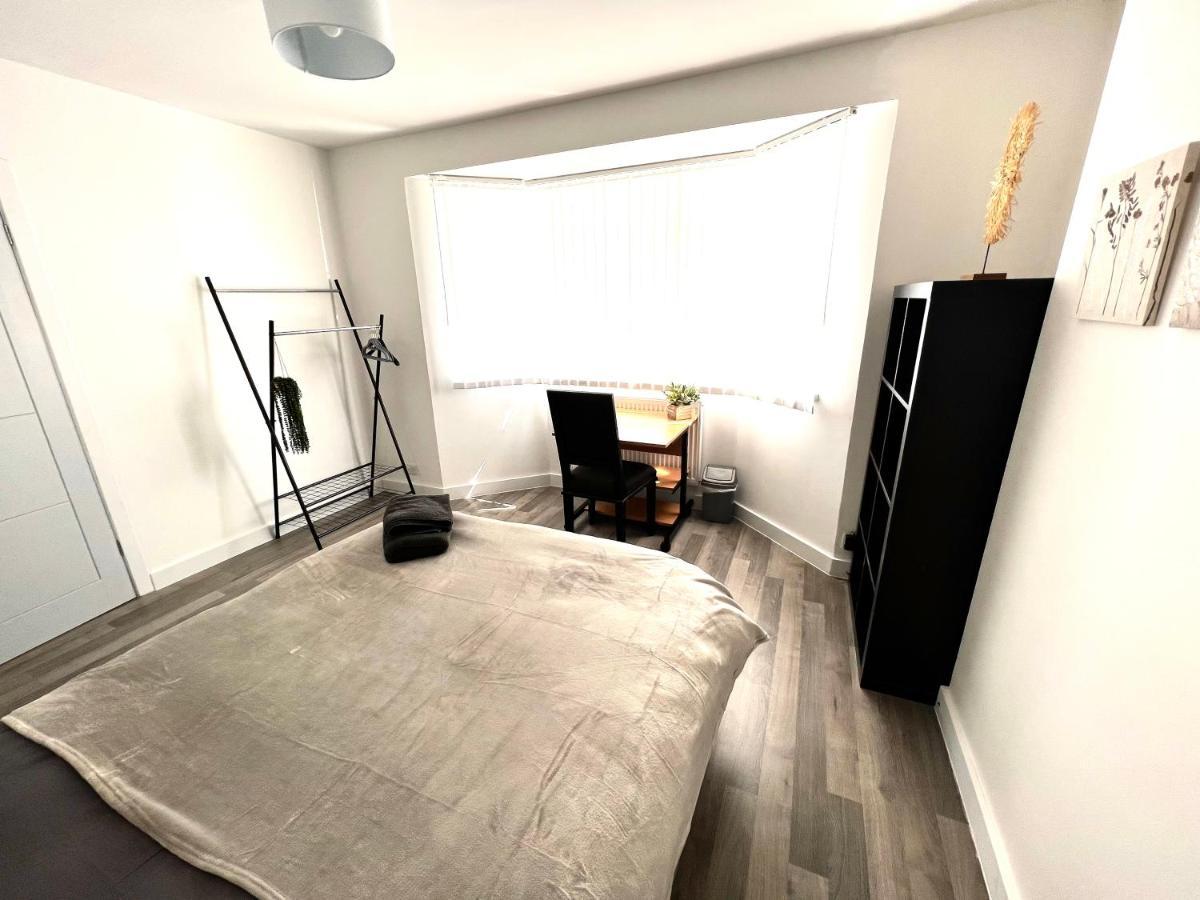 Modern Double With Fire Tv * London