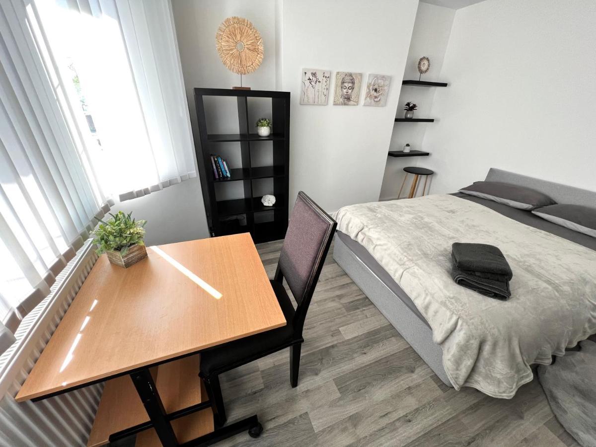 Modern Double With Fire Tv Gasthof