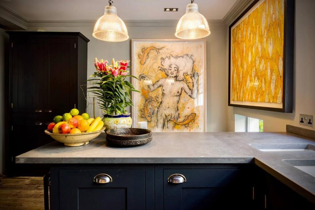 Hébergement de vacances Kings Cross, Self-contained House & Private Garden *