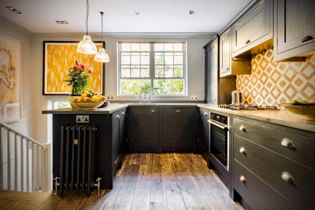 Hébergement de vacances Kings Cross, Self-contained House & Private Garden *