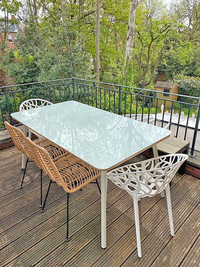Vakantiehuis Amazing Holidays With A Terrace *