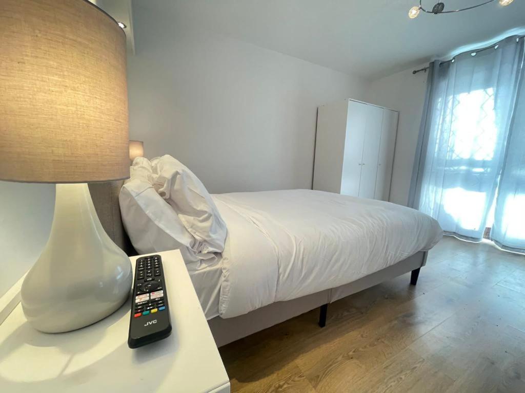 Deluxe Spacious In Beckton *