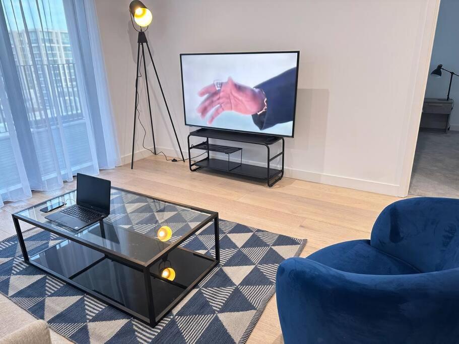 Apartment Spacious Modern 1 Bed Apartment.