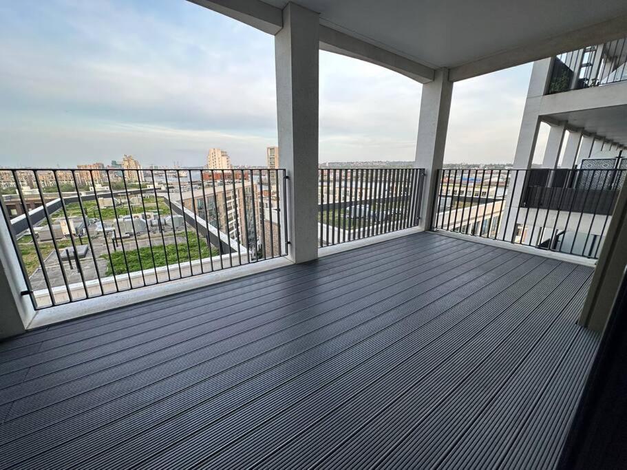 Spacious Modern 1 Bed Apartment. London