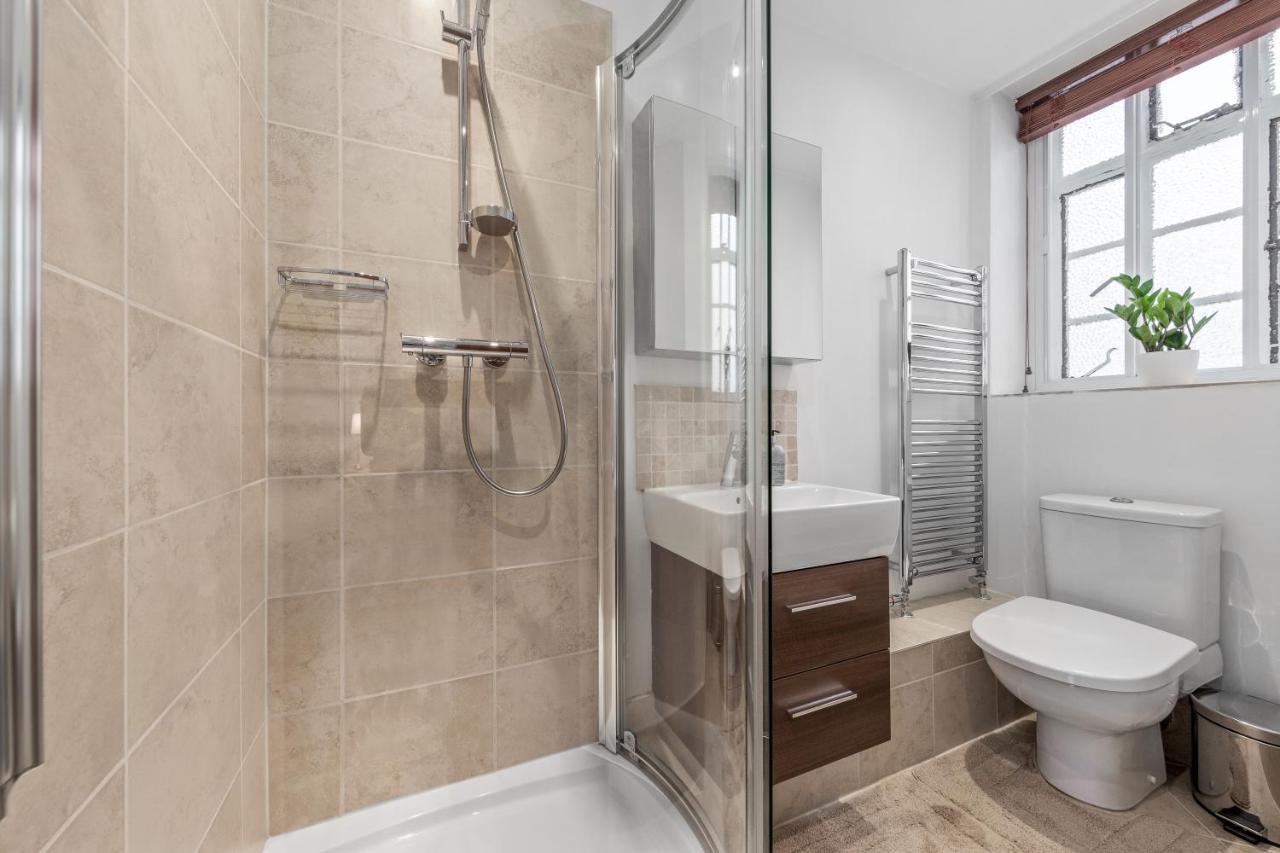 The Mayfair Large Snug Apartment *