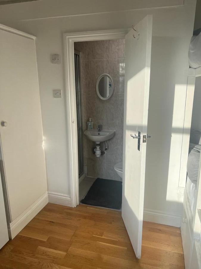 Lovely First Floor Flat-2 Appartement