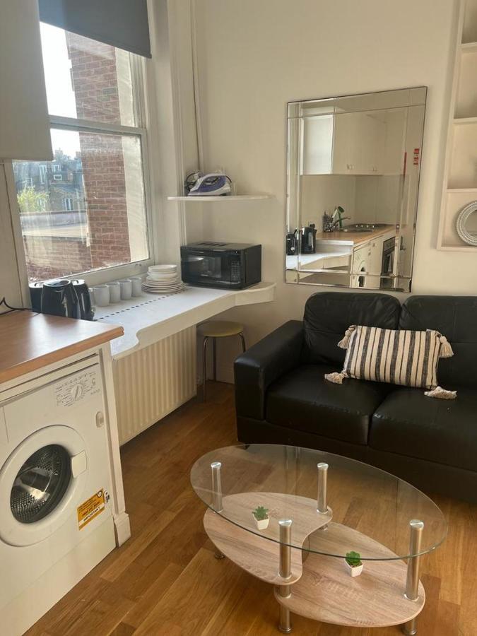 Lovely First Floor Flat-2 Appartement
