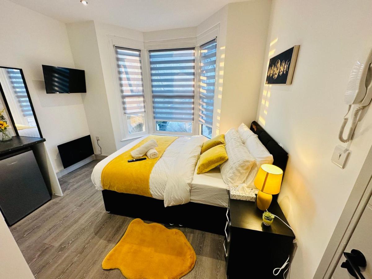 Guest house Comfy London